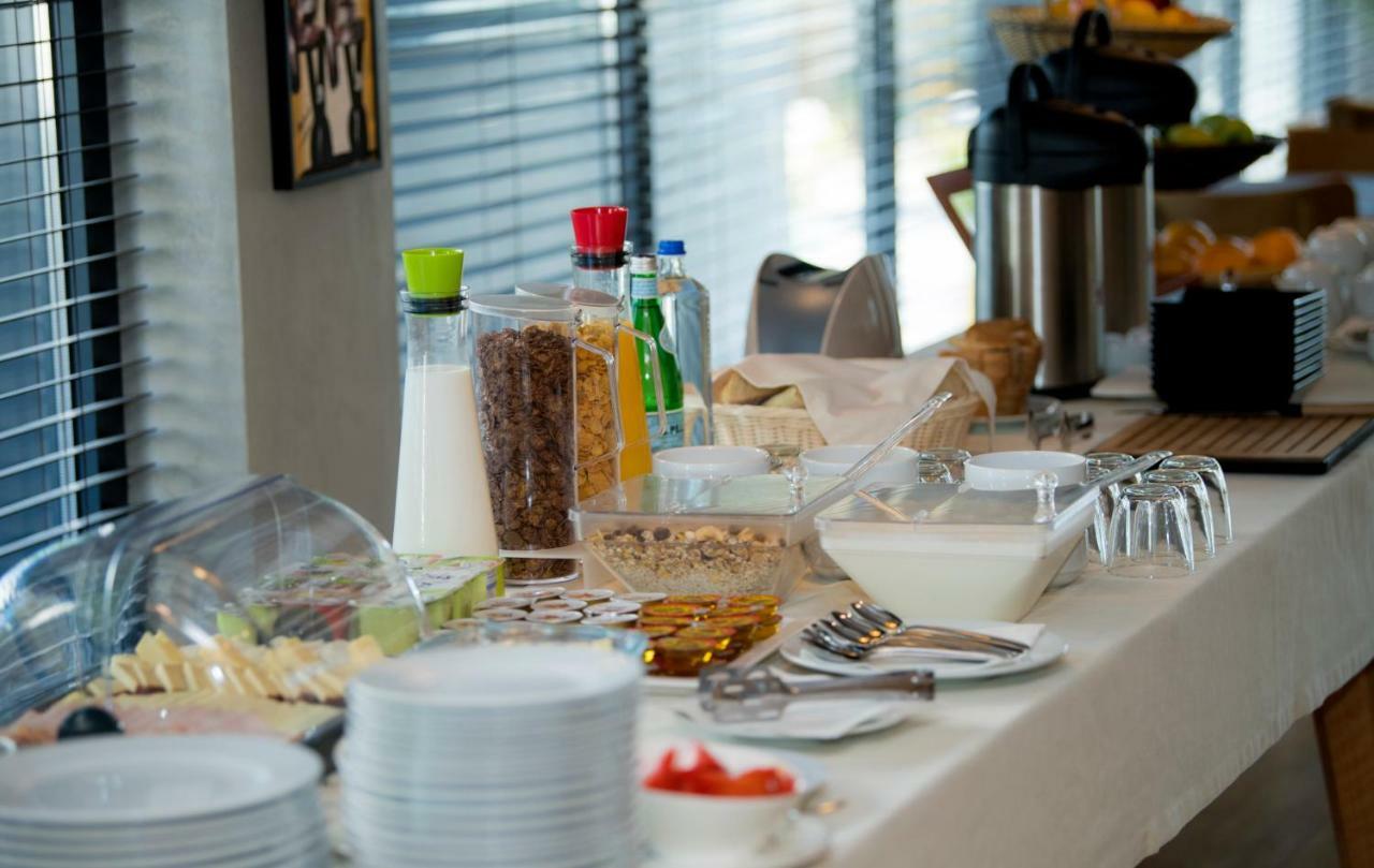 City Inn Pristina Eksteriør bilde